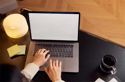 为什么电脑显示屏模糊